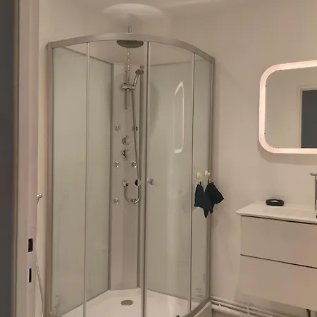 Eiffel Tower Garden Sweet - Fully Renovated, 2 Bedrooms, 2 Bathrooms, Comfortable King Size Sofa Lejlighed Paris